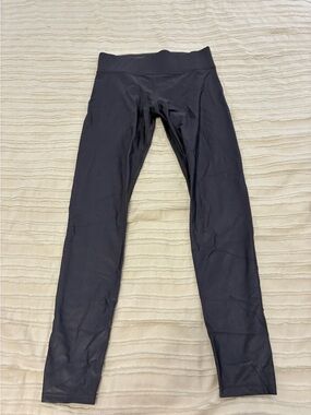 Carbon38 Charcoal Gray shiny Performance Leggings. Size M. Made in USA.